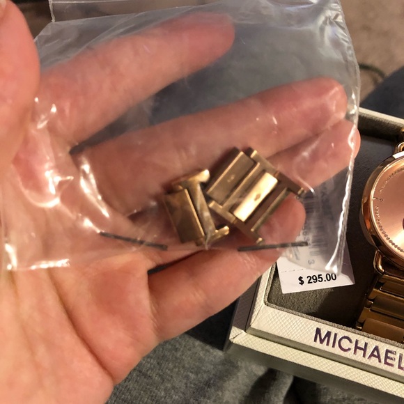 Michael Kors Watch - Picture 2 of 2